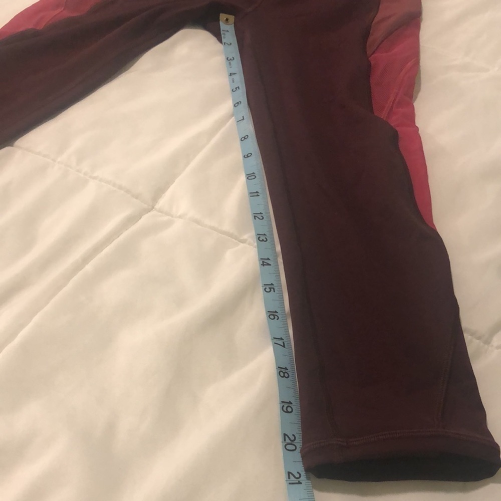 Lululemon Capri leggings in mesh mauves maroon - Picture 3 of 10